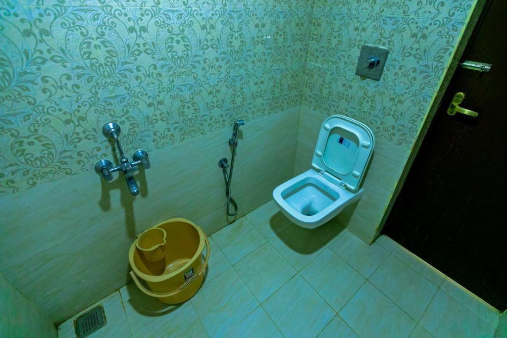 Dreamland Retreat With Swimming Pool Apartment Kottakuppam Bagian luar foto